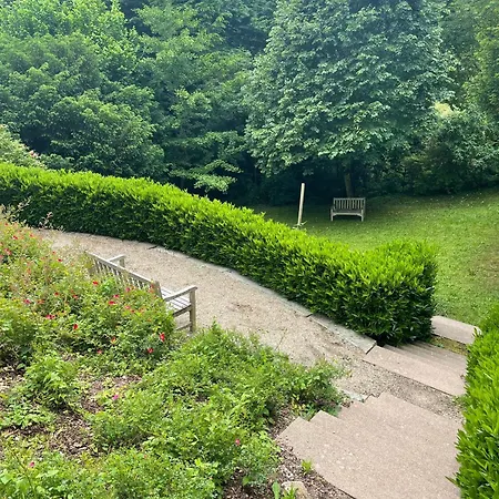 Rose Garden Retreat Private Terrace