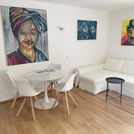 Rose Garden Retreat Private Terrace *