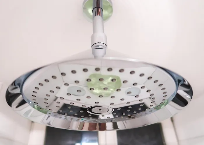 Rose Garden Retreat Private Terrace