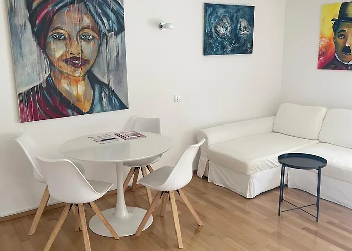 Rose Garden Retreat Private Terrace *